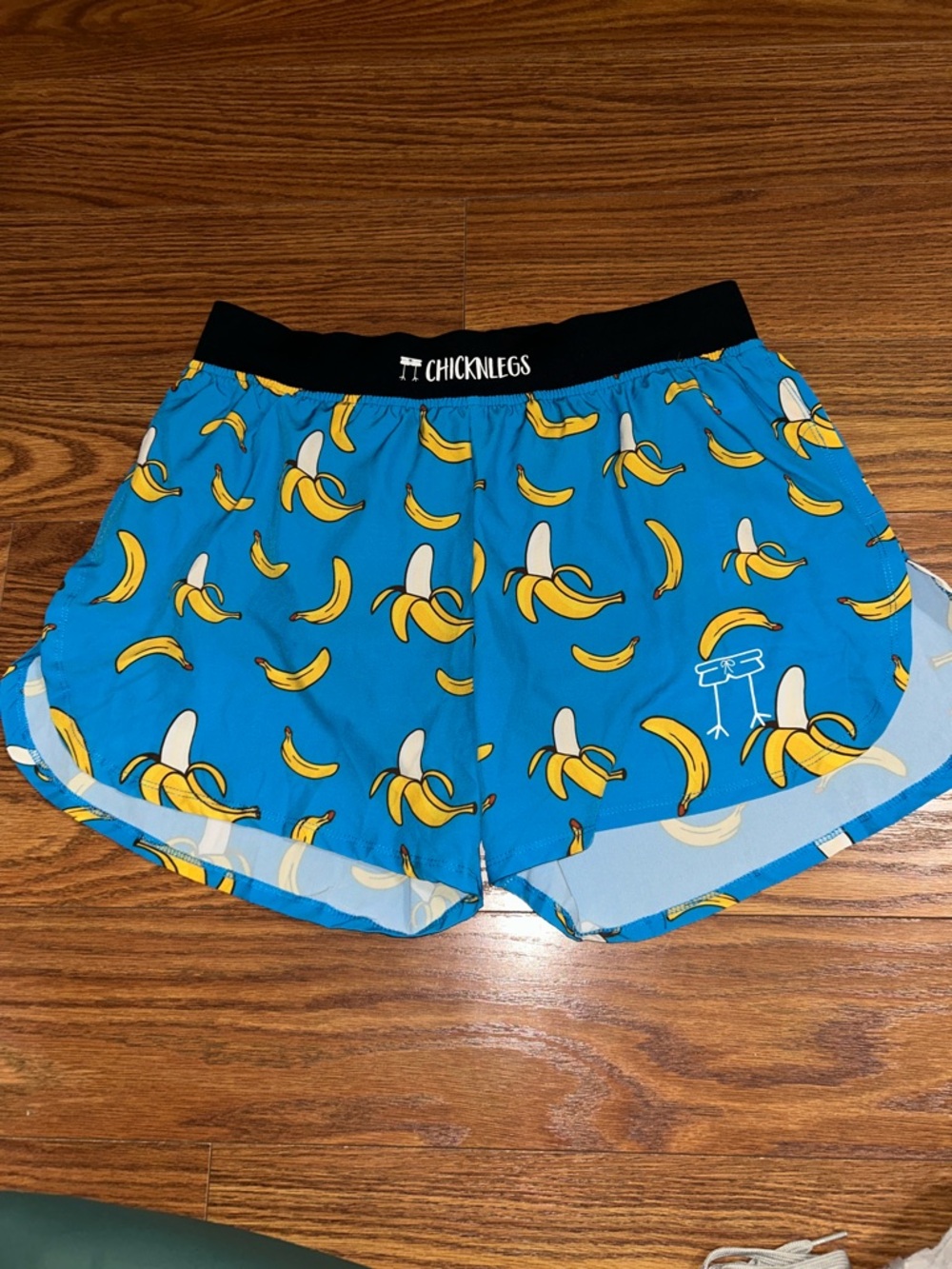 NWT Chicknlegs Men's Blue Bananas 2" Split Running Size Large Shorts